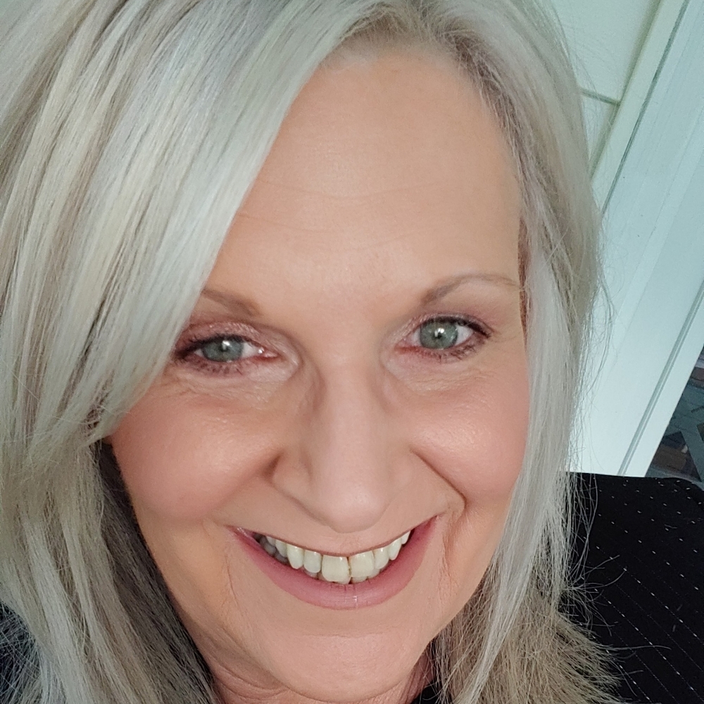 Meet your Posher, Carla